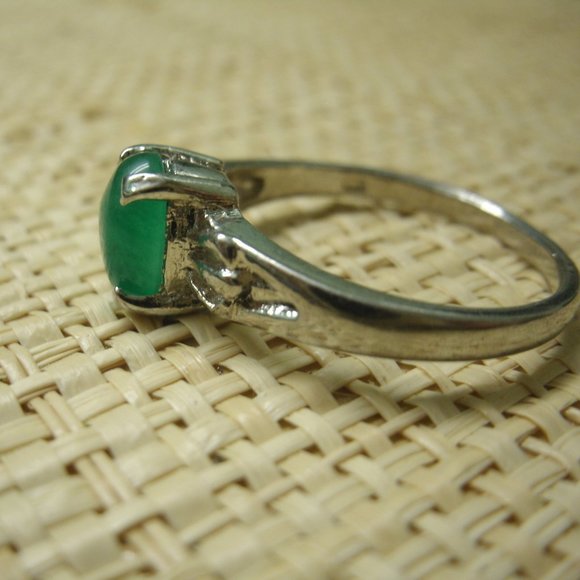 Sterling Silver Plated Green Agate Ring Scallop Design - Picture 8 of 8